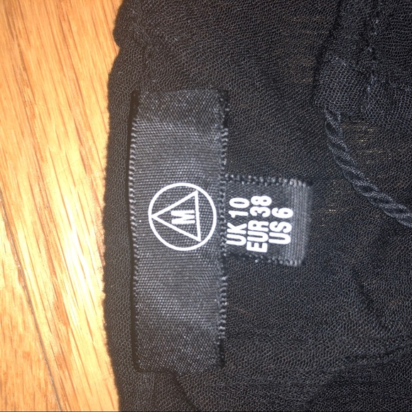 Black crop off the shoulder peasant top - Picture 4 of 6